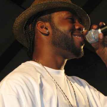 Dwele